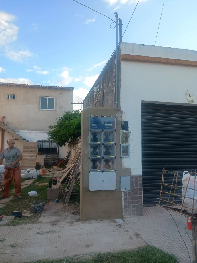 Armado de pilares para medidores de todas las tarifas
